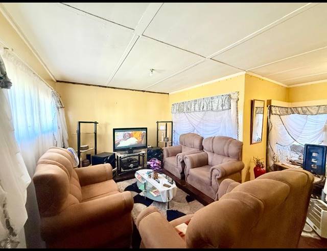 3 BEDROOM HOUSE FOR SALE IN VANDERBIJLPARK CW 4